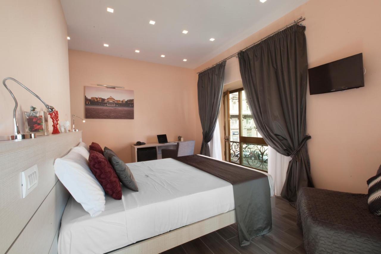 Suite Dei Catalani Naples Extérieur photo