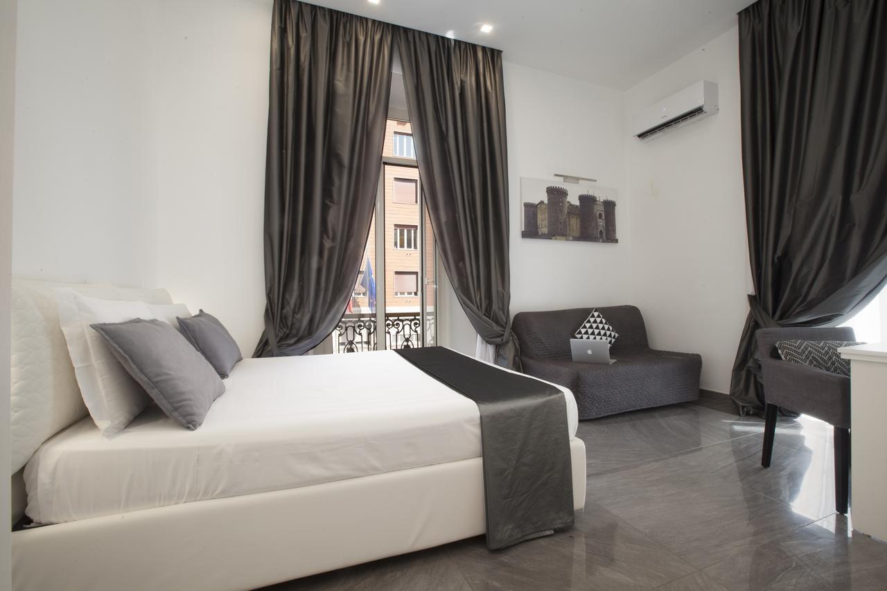 Suite Dei Catalani Naples Extérieur photo