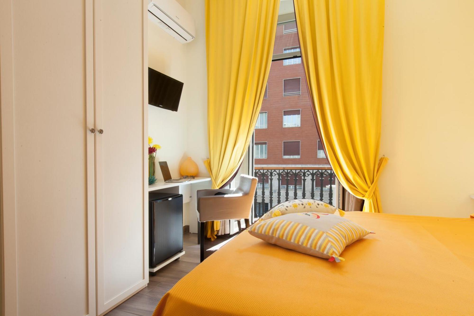 Suite Dei Catalani Naples Extérieur photo