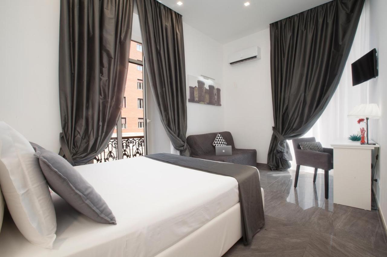 Suite Dei Catalani Naples Extérieur photo
